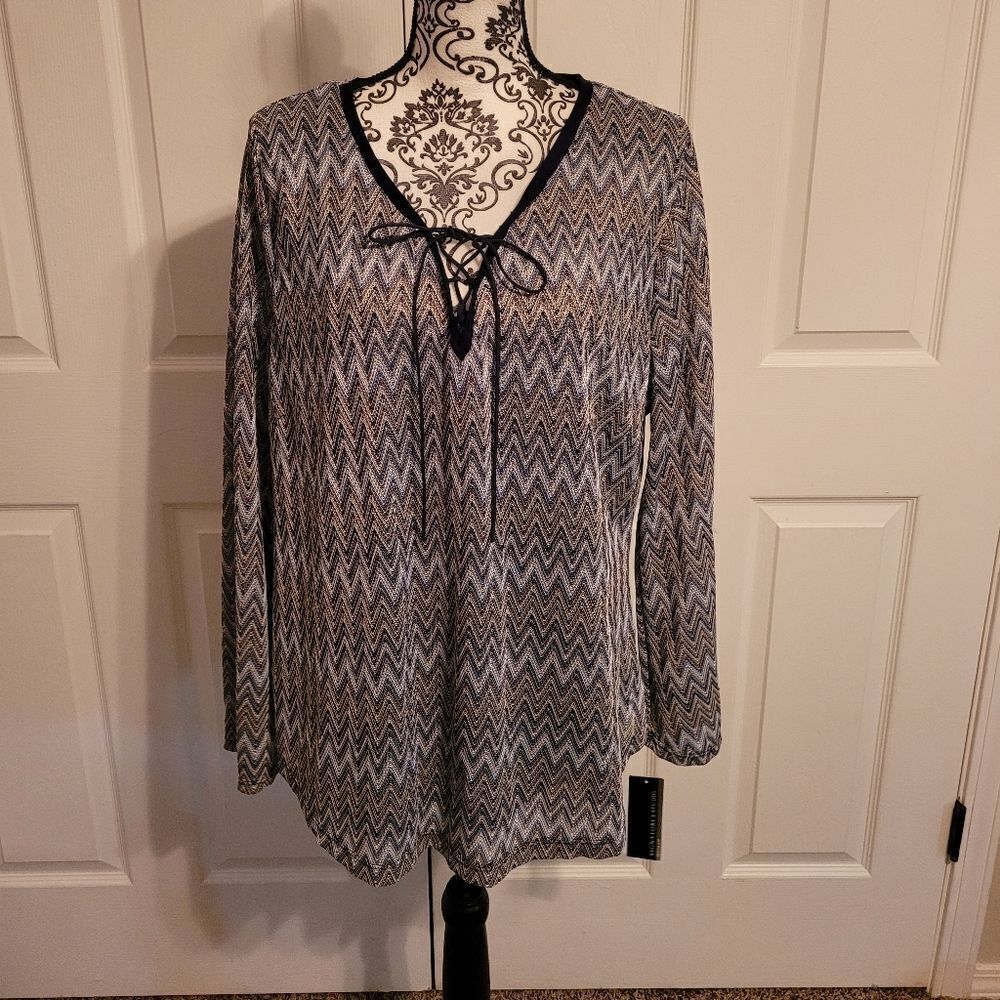 NWT Signature 1 studio woman's blue striped top